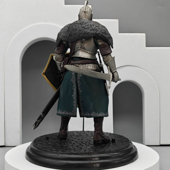 Аниме фигурка по игре Dark Souls - Рыцарь Фараама 15см (цветная коробка)