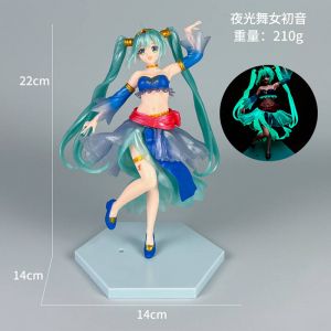 Аниме фигурка Мику Хатсуне светится в темноте