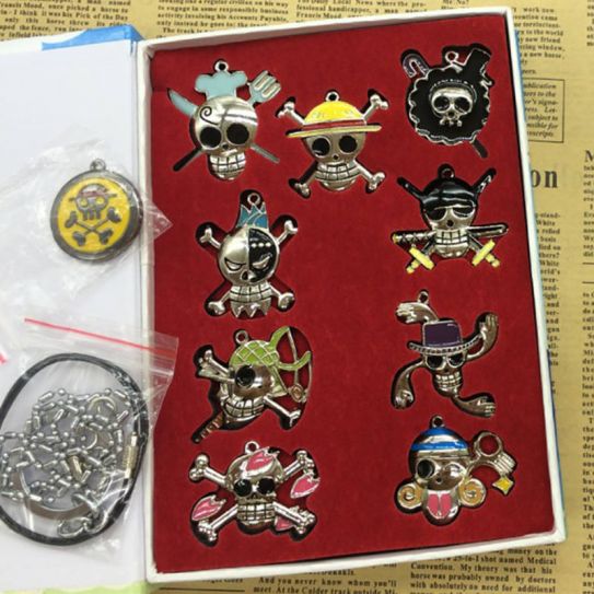 Набор предметов и бижутерии ВанПис 1