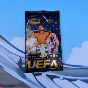 Бустер с коллекционными карточками UEFA 1 (3 карточки внутри)