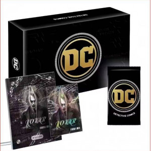 Блок с коллекционными карточками-бустерами DC Сomics 1 (5 бустеров по 2 карточки, 10 карточек + редая карточка в акриловой рамке)