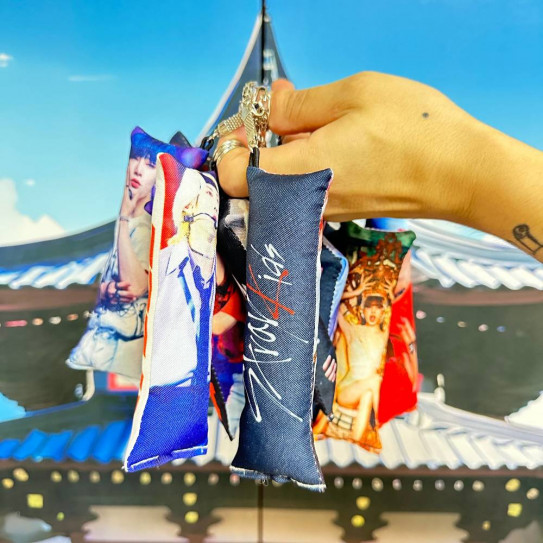 Брелок мини дакимакура Twice A